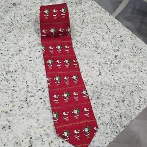 Hallmark Holiday Traditions 100% Silk Santa Tie 4x58